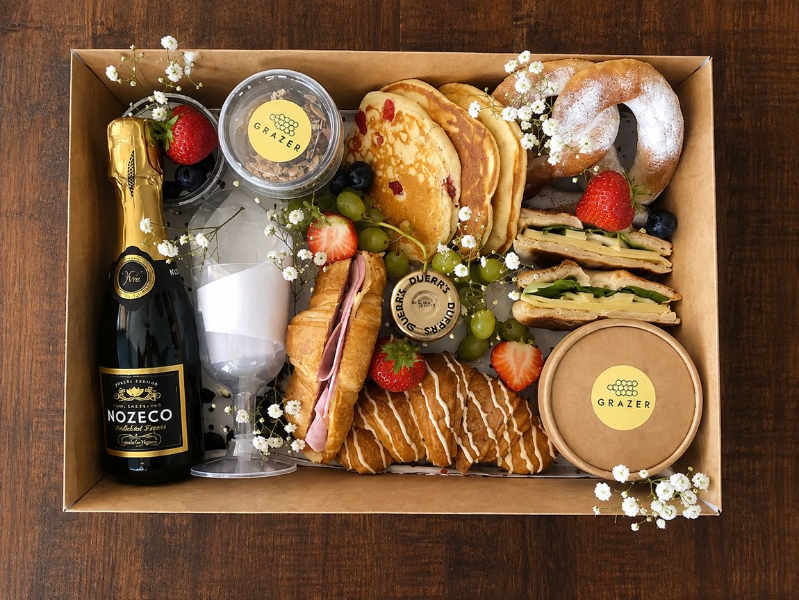 Hen party box with prosecco and sweet treats
