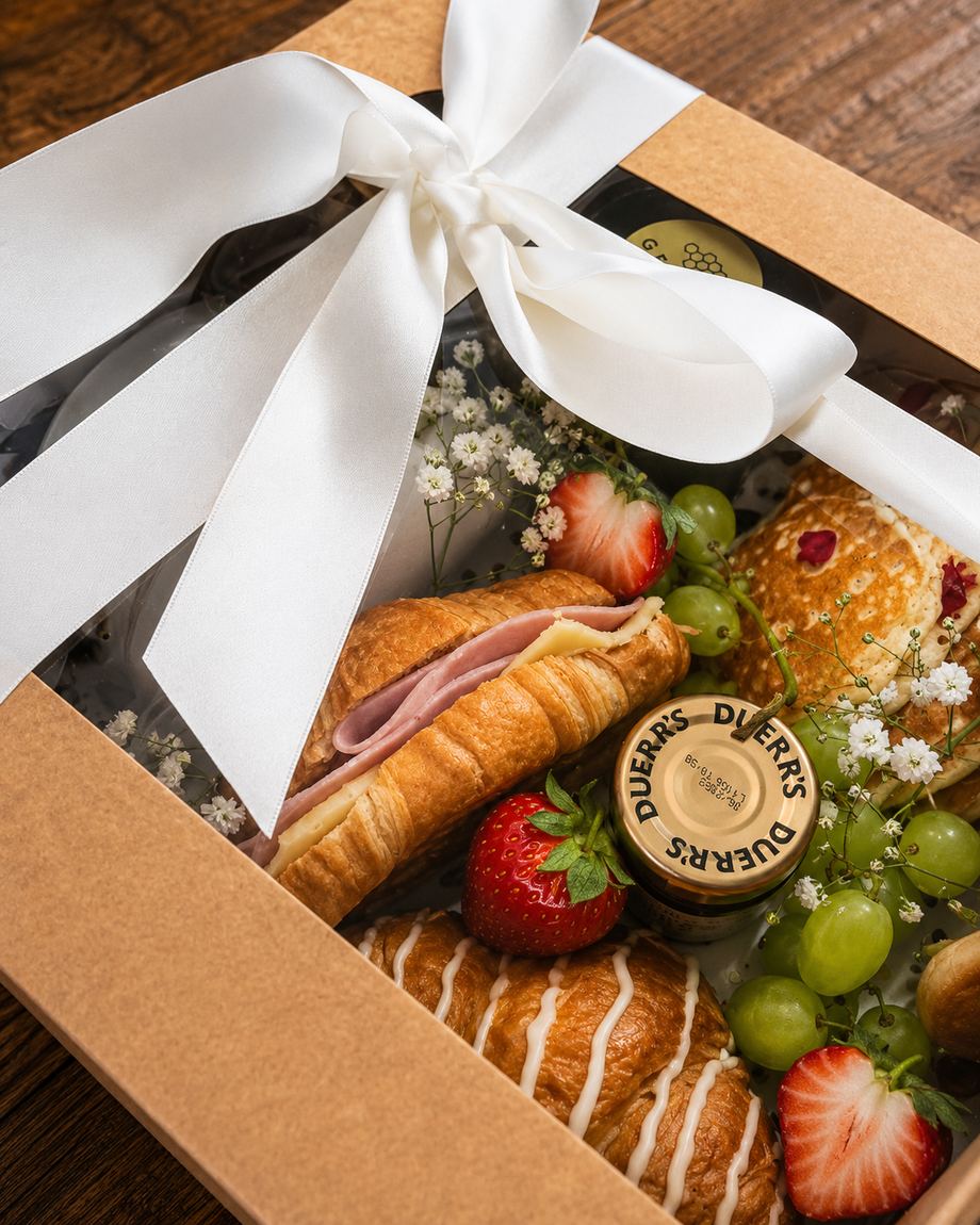 Close up of a wedding morning brunch box